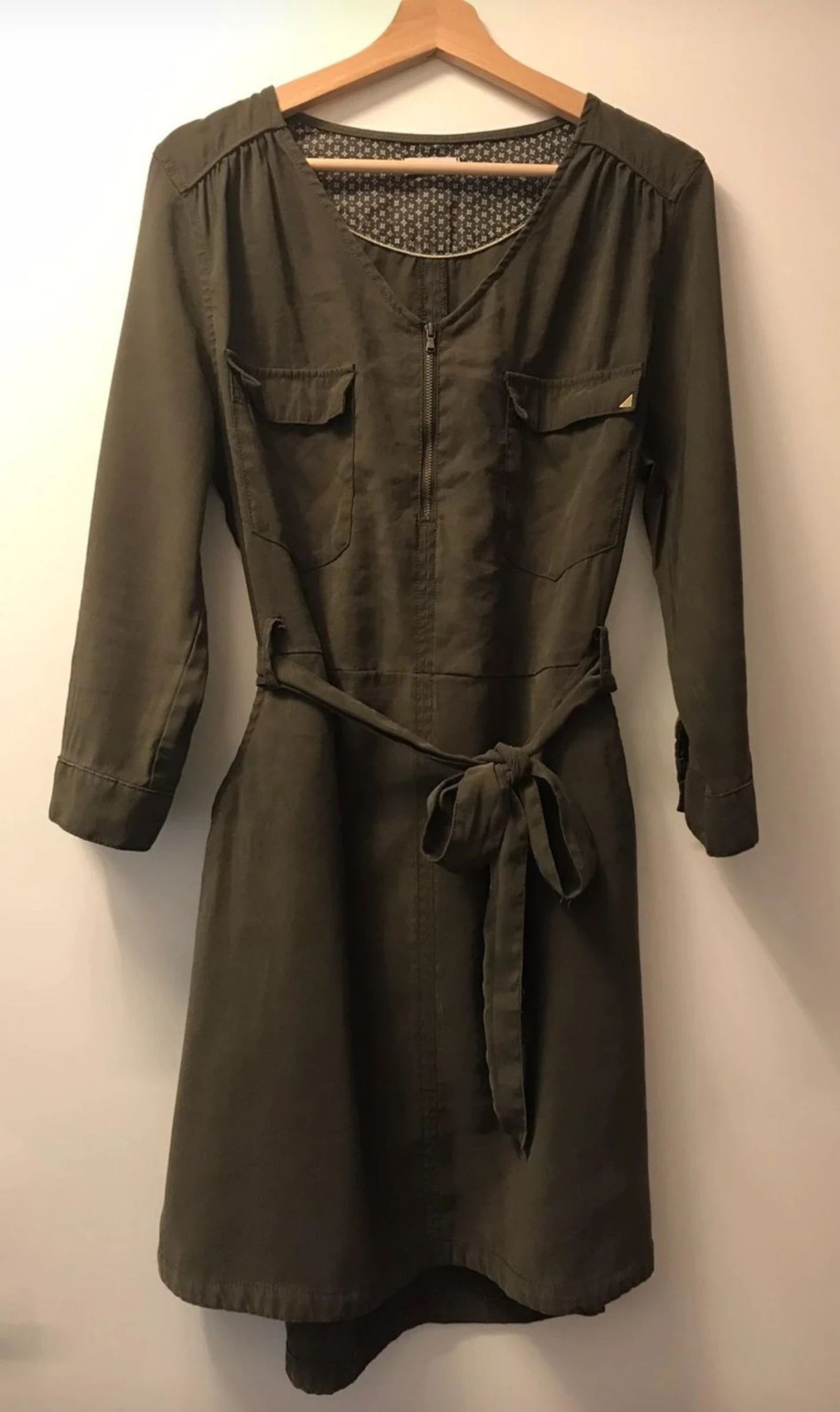 🌿 Vestido caqui ceñido – Talla M – Muy buen estado 🌿 – photo 3